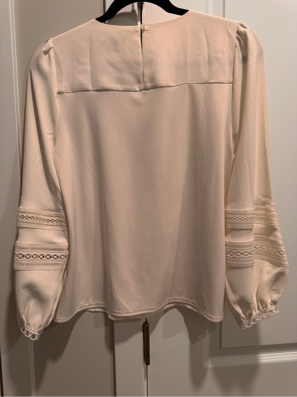 Ann Taylor XSP Women's Cream Long-Sleeve Lace-Detail Blouse